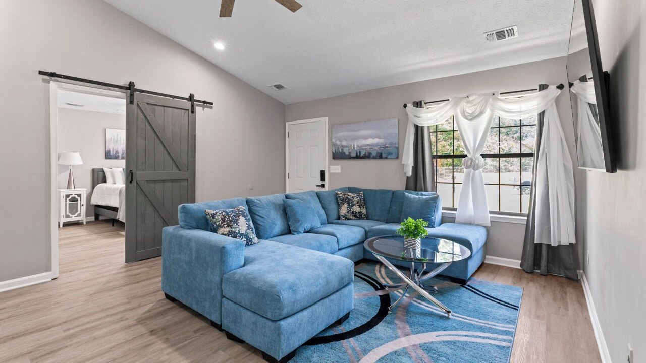 Photo of Livingroom in Irondale