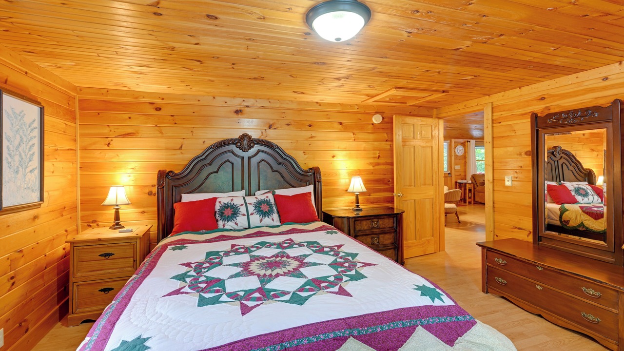 Photo of Bedroom in Robbinsville