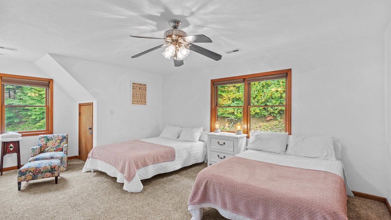 Photo of Bedroom in Altamont