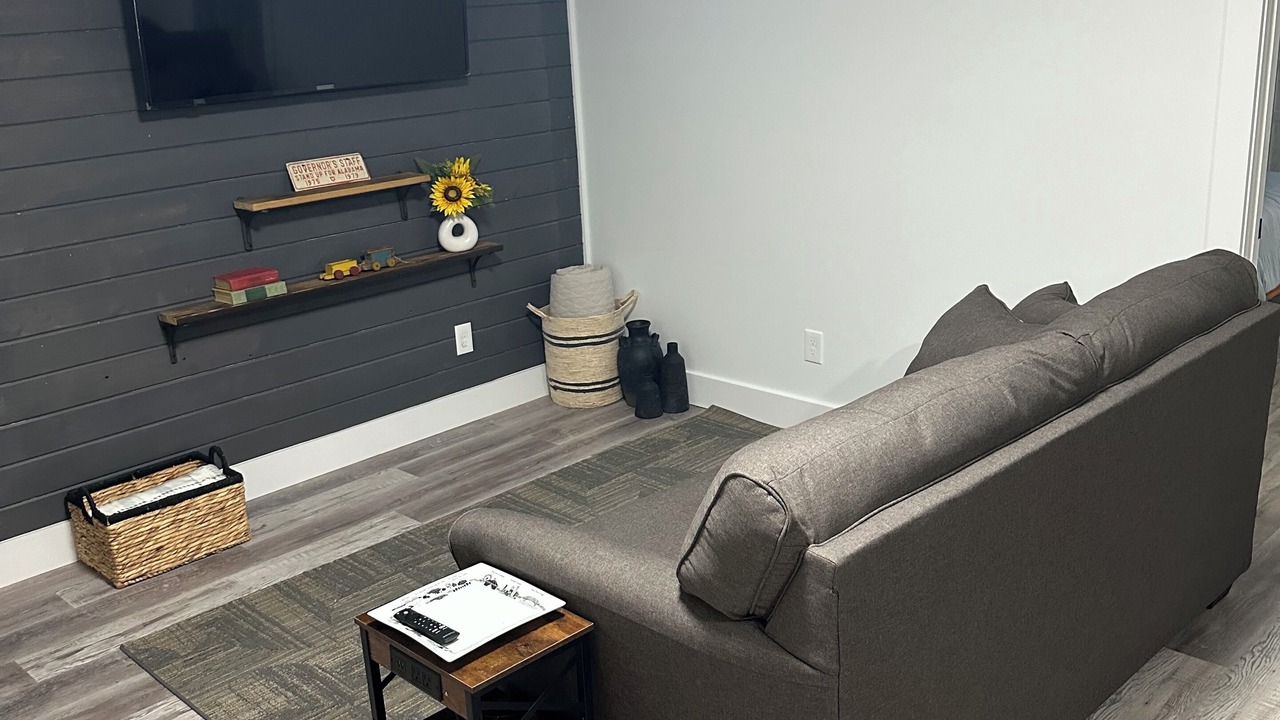 Photo of Livingroom in Lee County