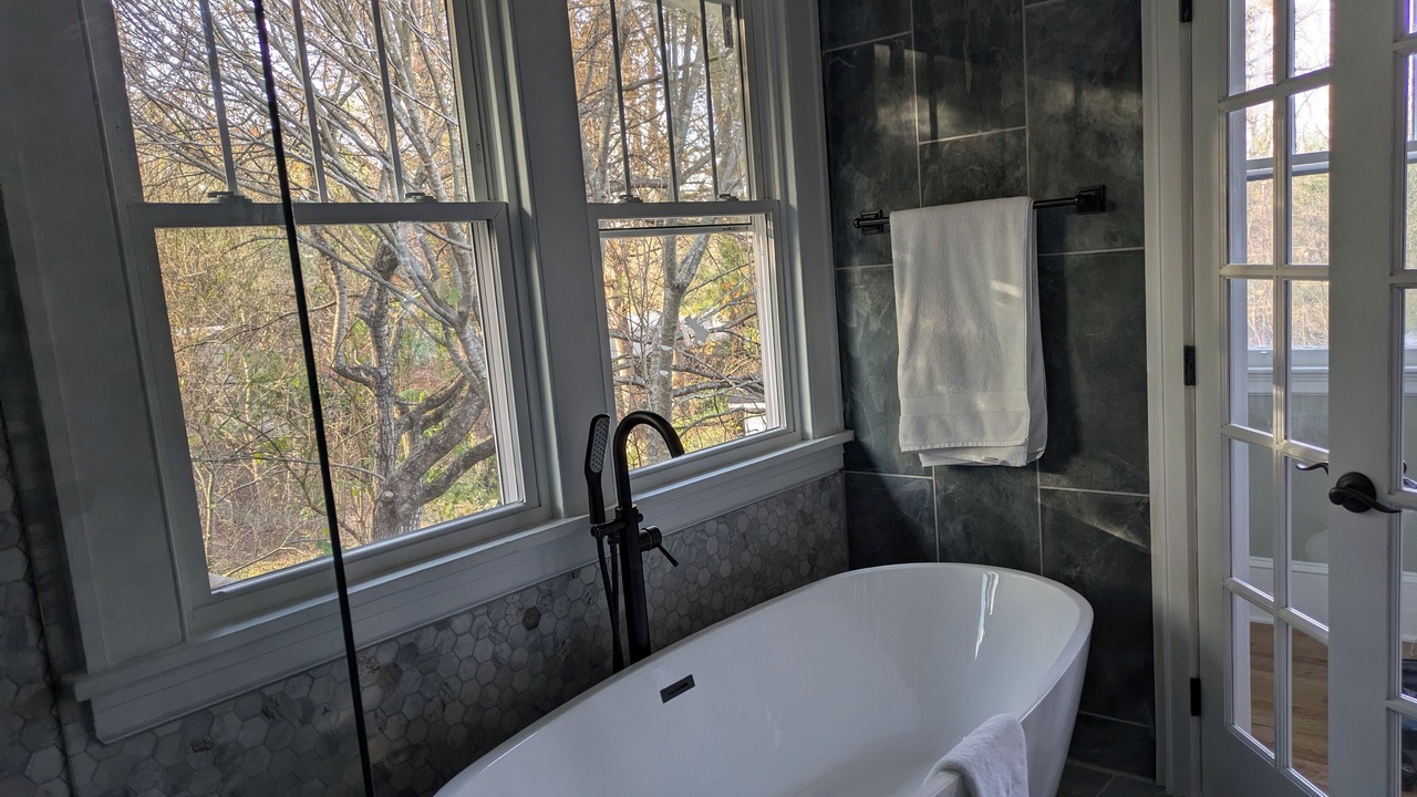 Photo of Bathroom in Falconhurst