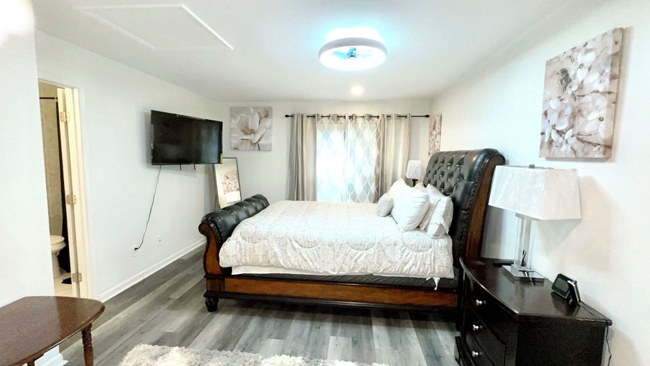 Photo of Bedroom in Forest Park