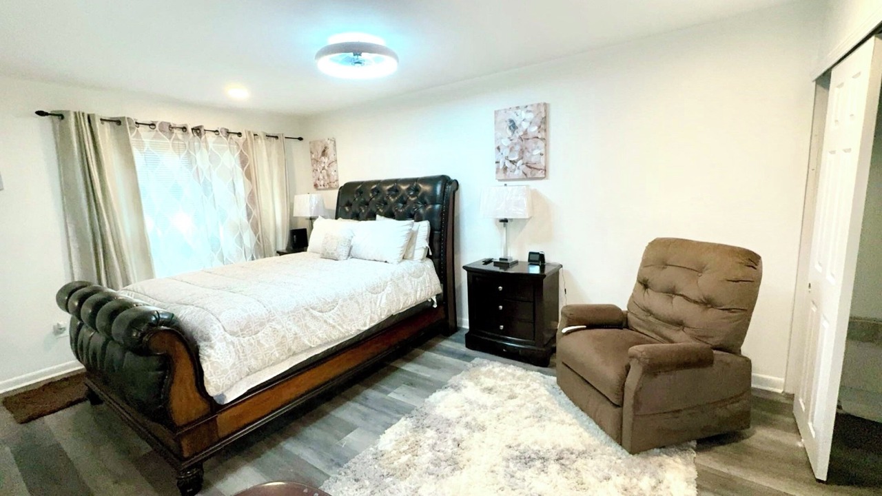 Photo of Bedroom in Forest Park