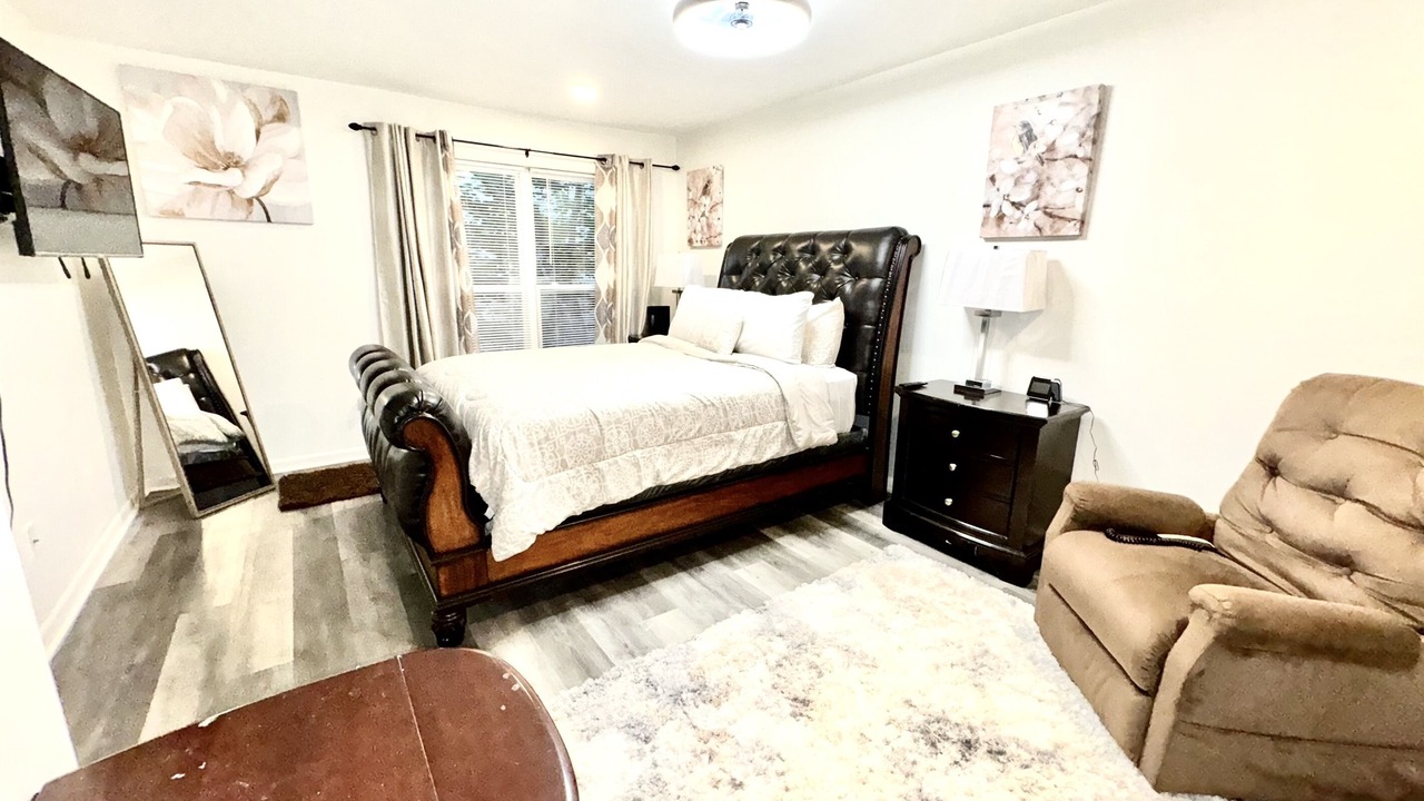 Photo of Bedroom in Forest Park