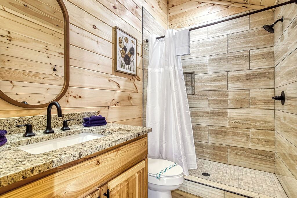 Photo of Bathroom in Cosby