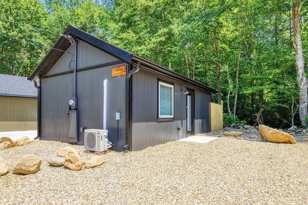 Photo of Outdoor in Cosby