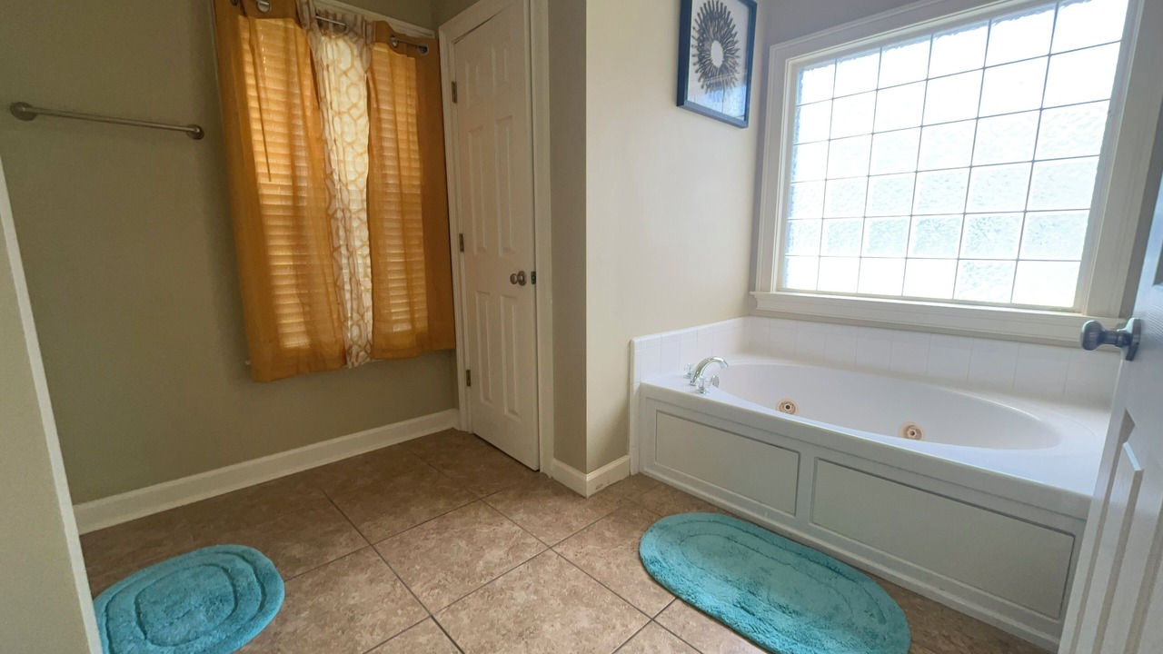 Photo of Bathroom in Lake Park