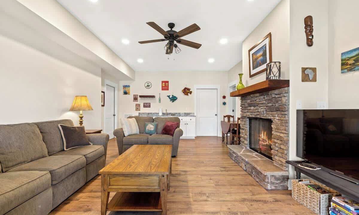 Photo of Livingroom in Eatonton