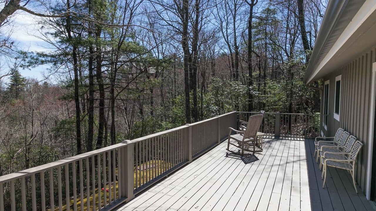 Photo of Patio Balcony in Lake Toxaway