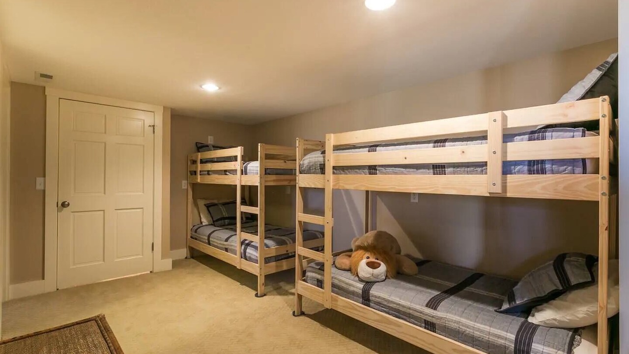 Photo of Bedroom in Lake Toxaway