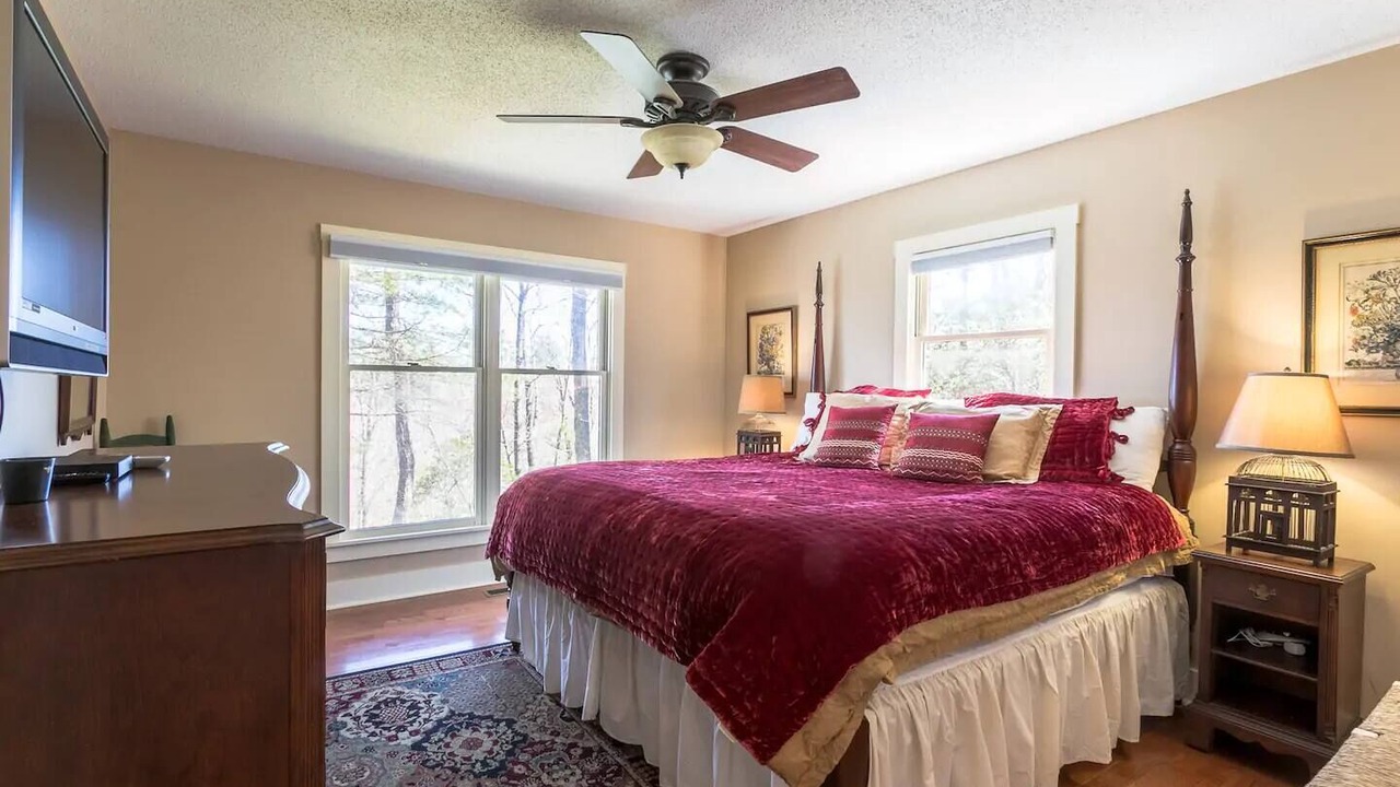Photo of Bedroom in Lake Toxaway