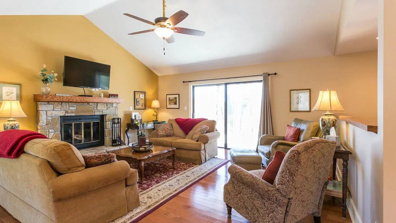 Photo of Livingroom in Lake Toxaway
