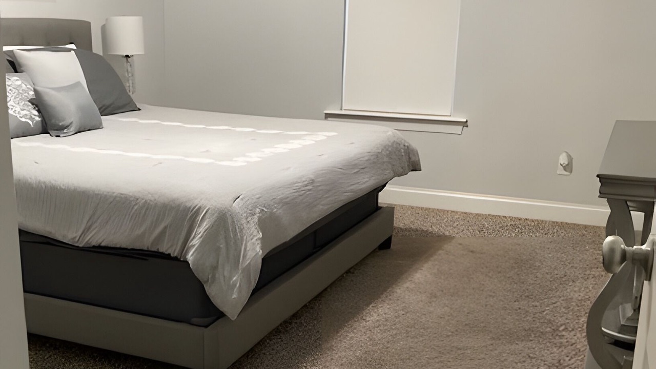 Photo of Bedroom in Canterbury Farms
