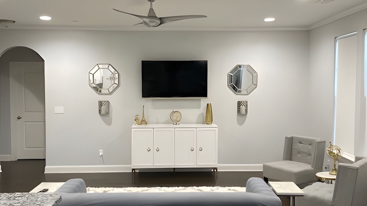 Photo of Livingroom in Canterbury Farms