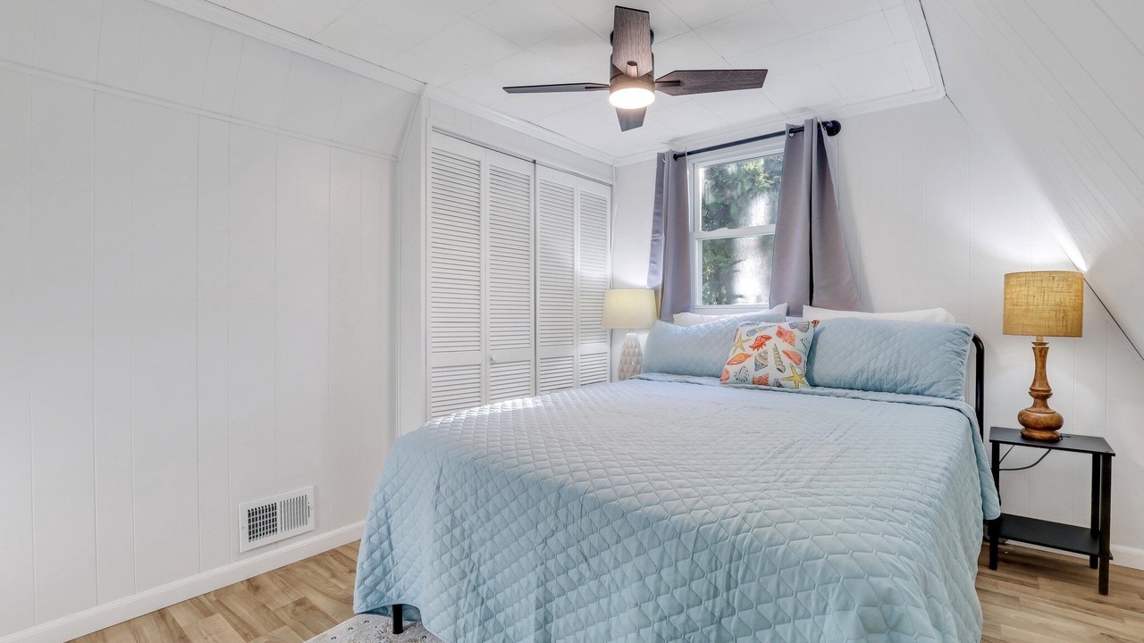 Photo of Bedroom in Townsend