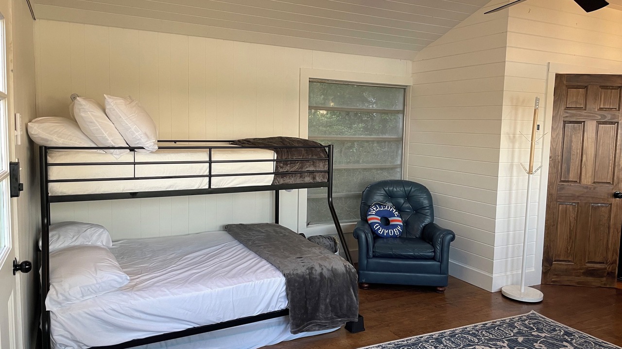Photo of Bedroom in Townsend