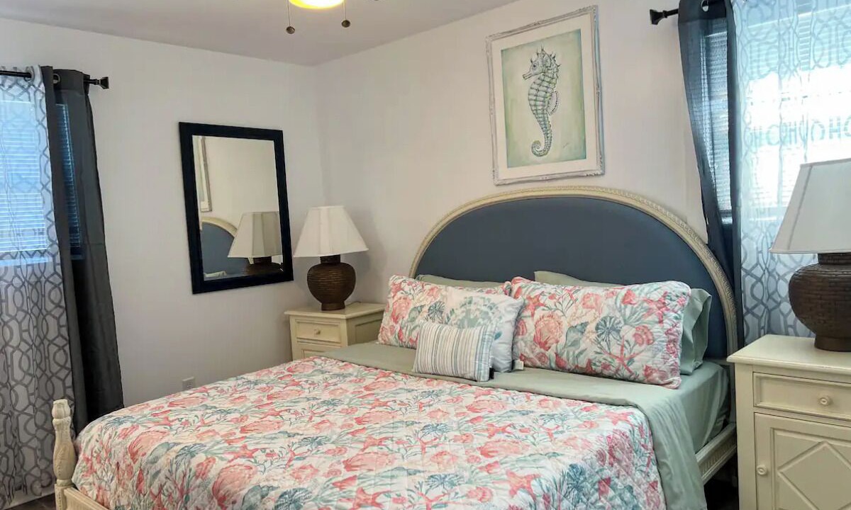 Photo of Bedroom in Country Club Estates