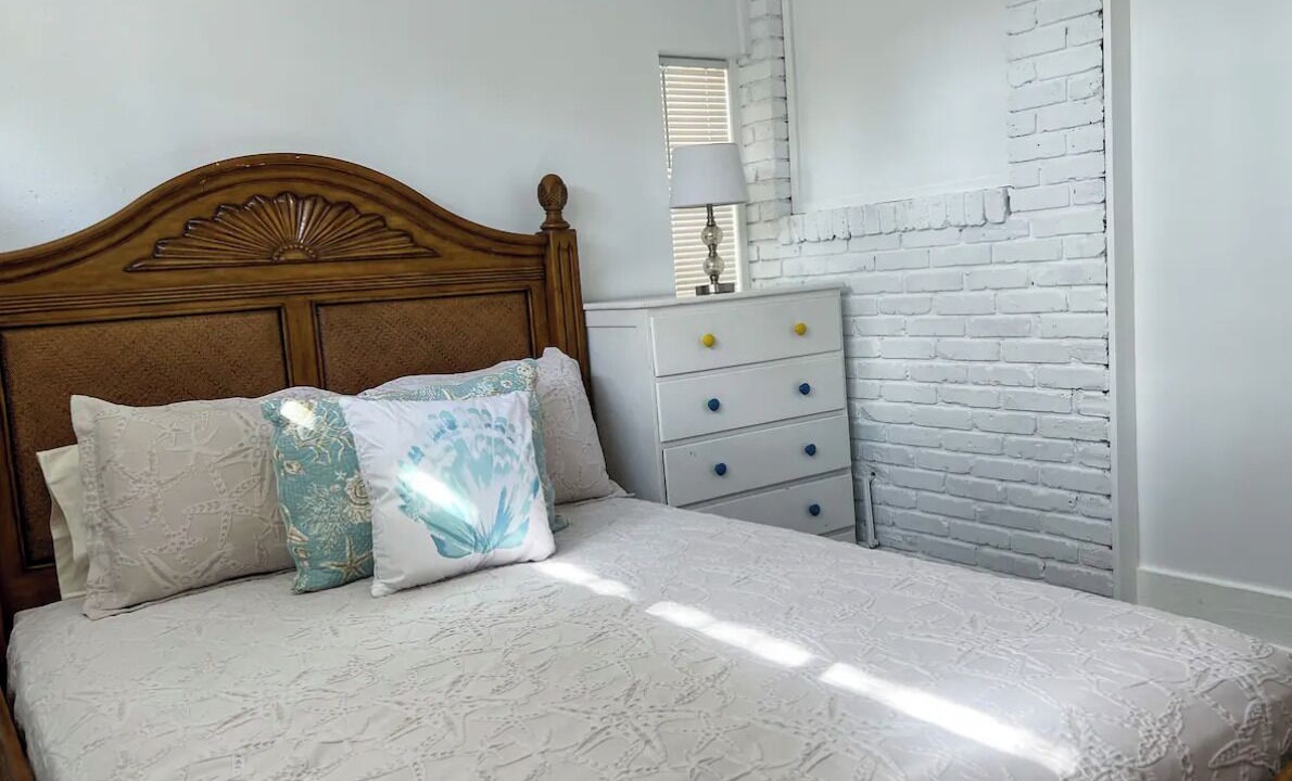 Photo of Bedroom in Country Club Estates