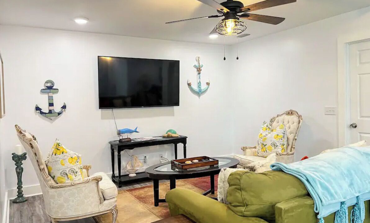 Photo of Livingroom in Country Club Estates