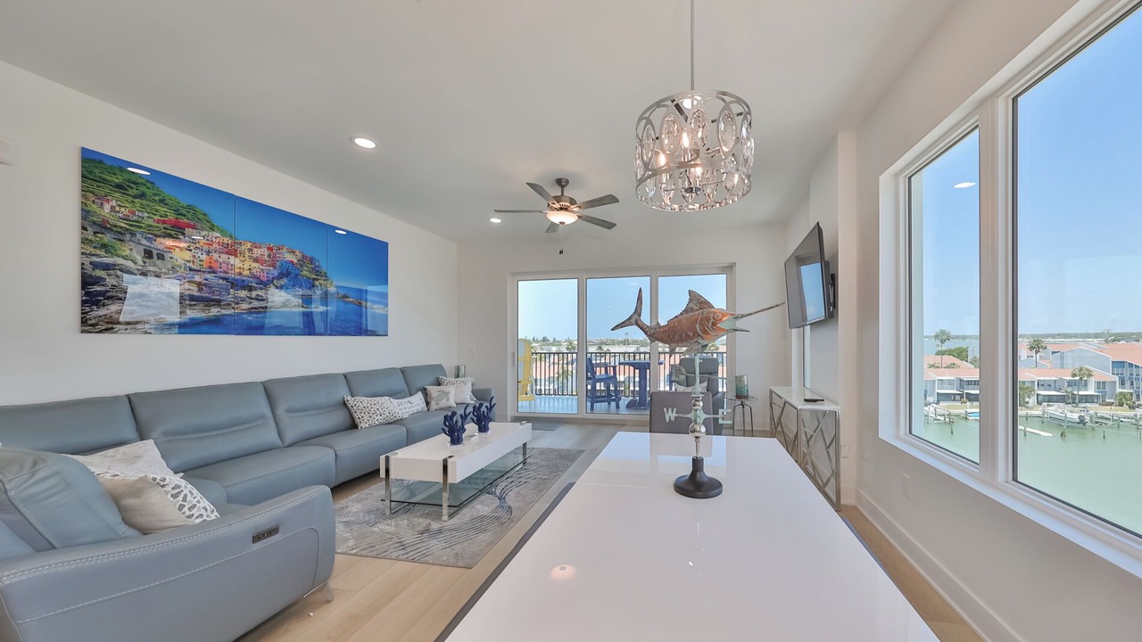 Photo of Livingroom in Madeira Beach