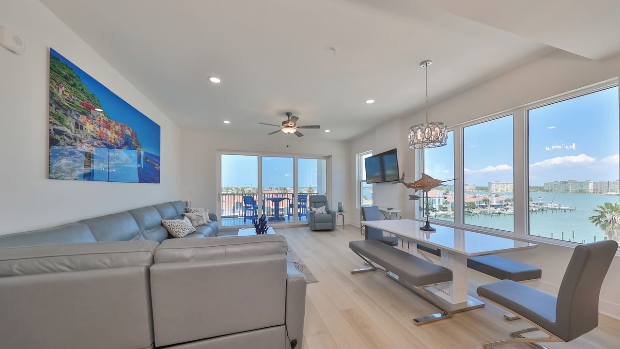 Photo of Livingroom in Madeira Beach