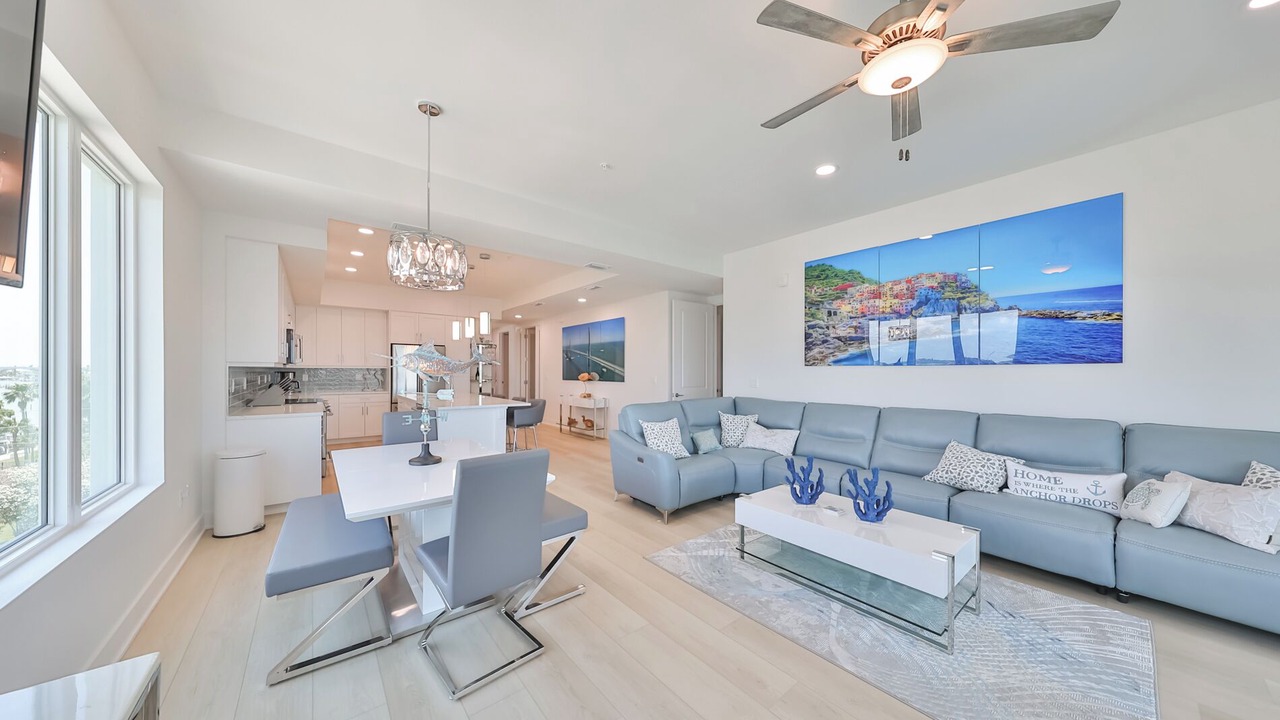 Photo of Livingroom in Madeira Beach