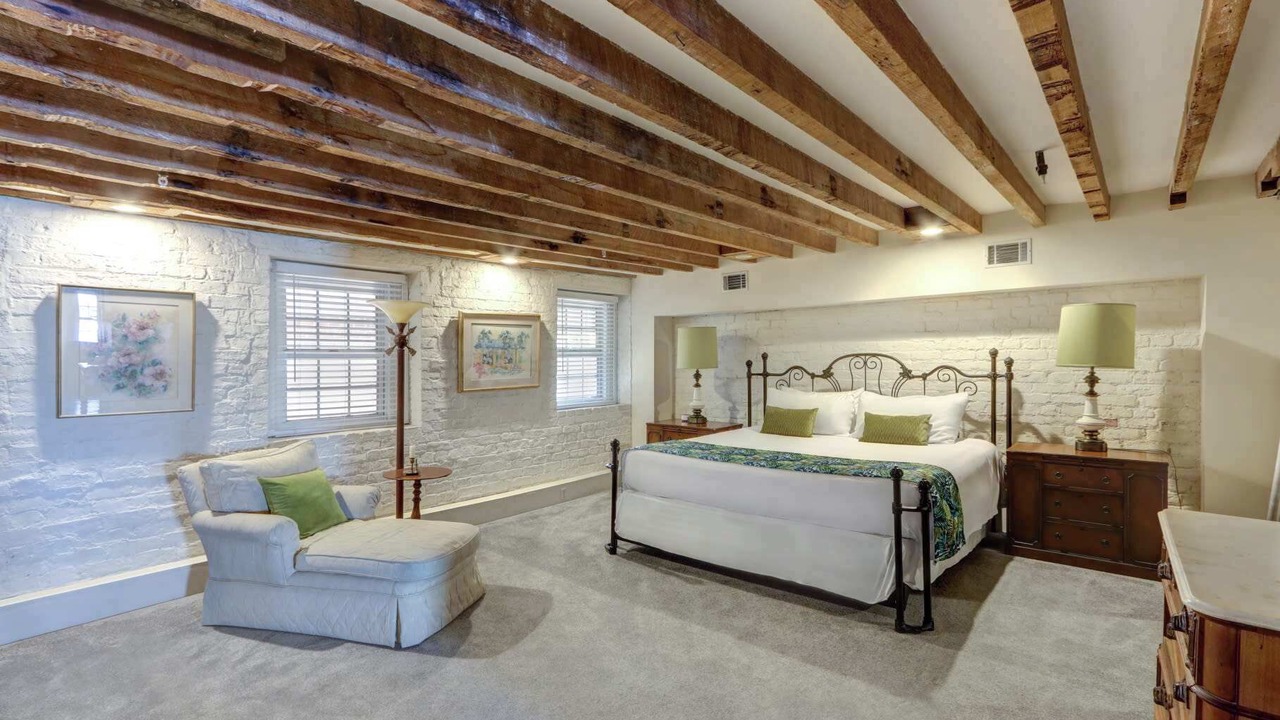 Photo of Bedroom in Historic District - North