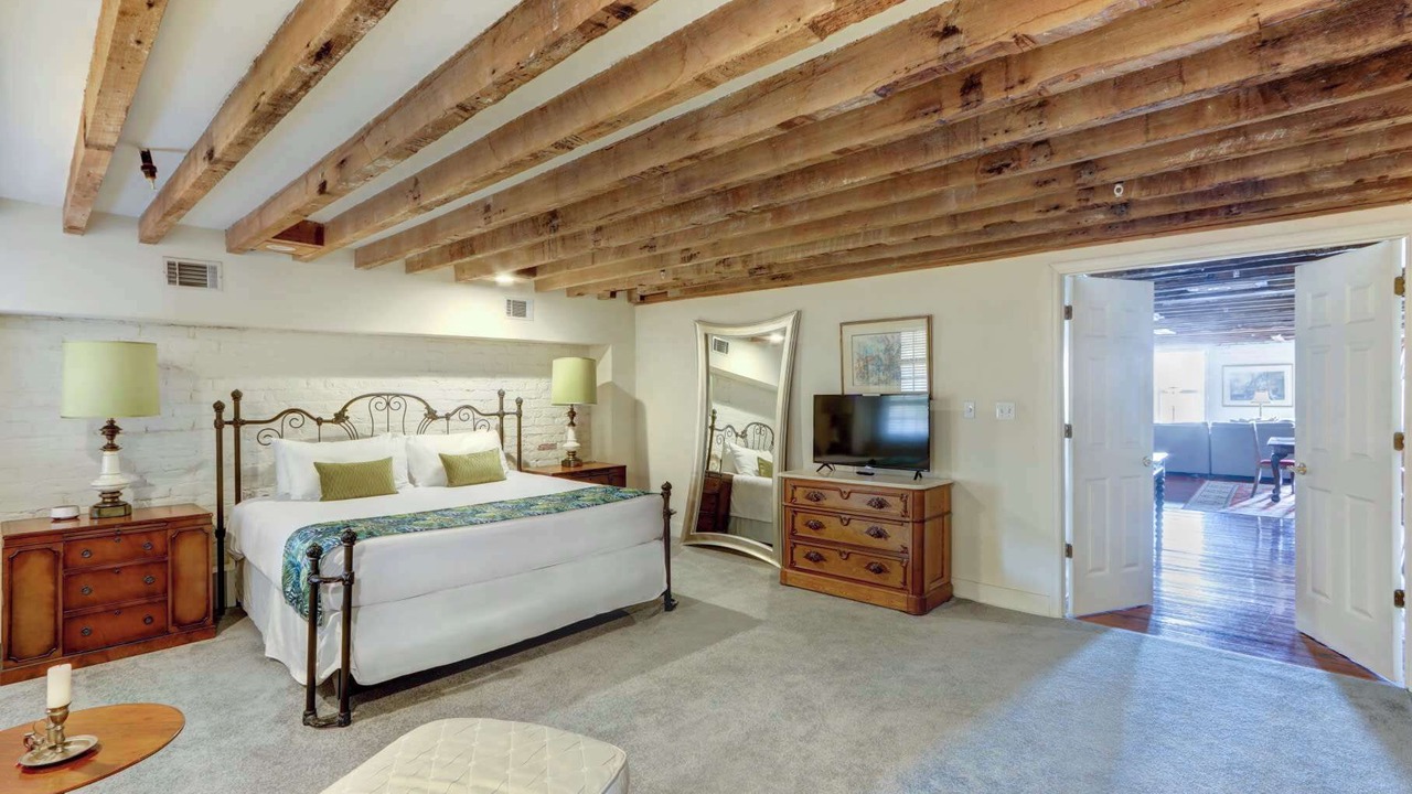 Photo of Bedroom in Historic District - North