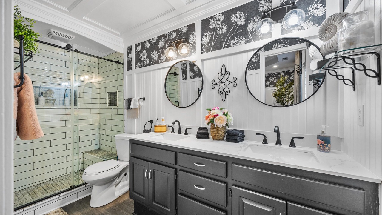 Photo of Bathroom in Harvest