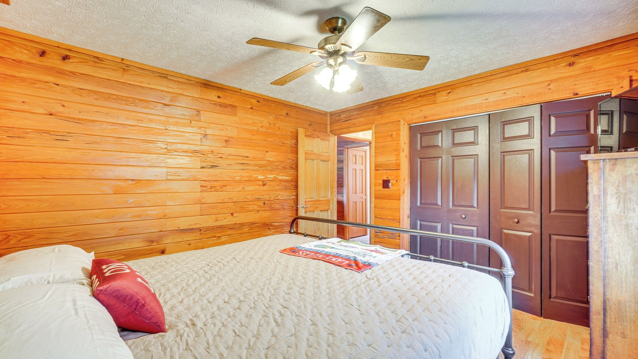 Photo of Bedroom in Dandridge