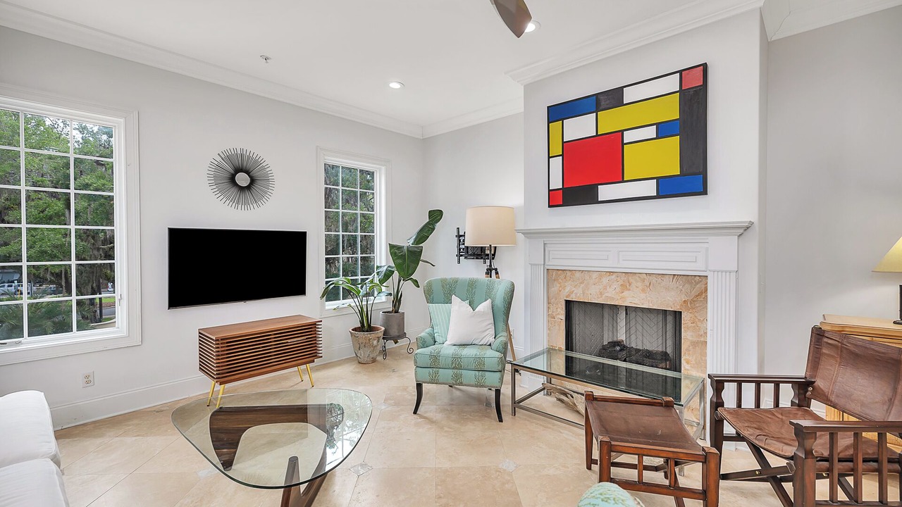 Photo of Livingroom in King City