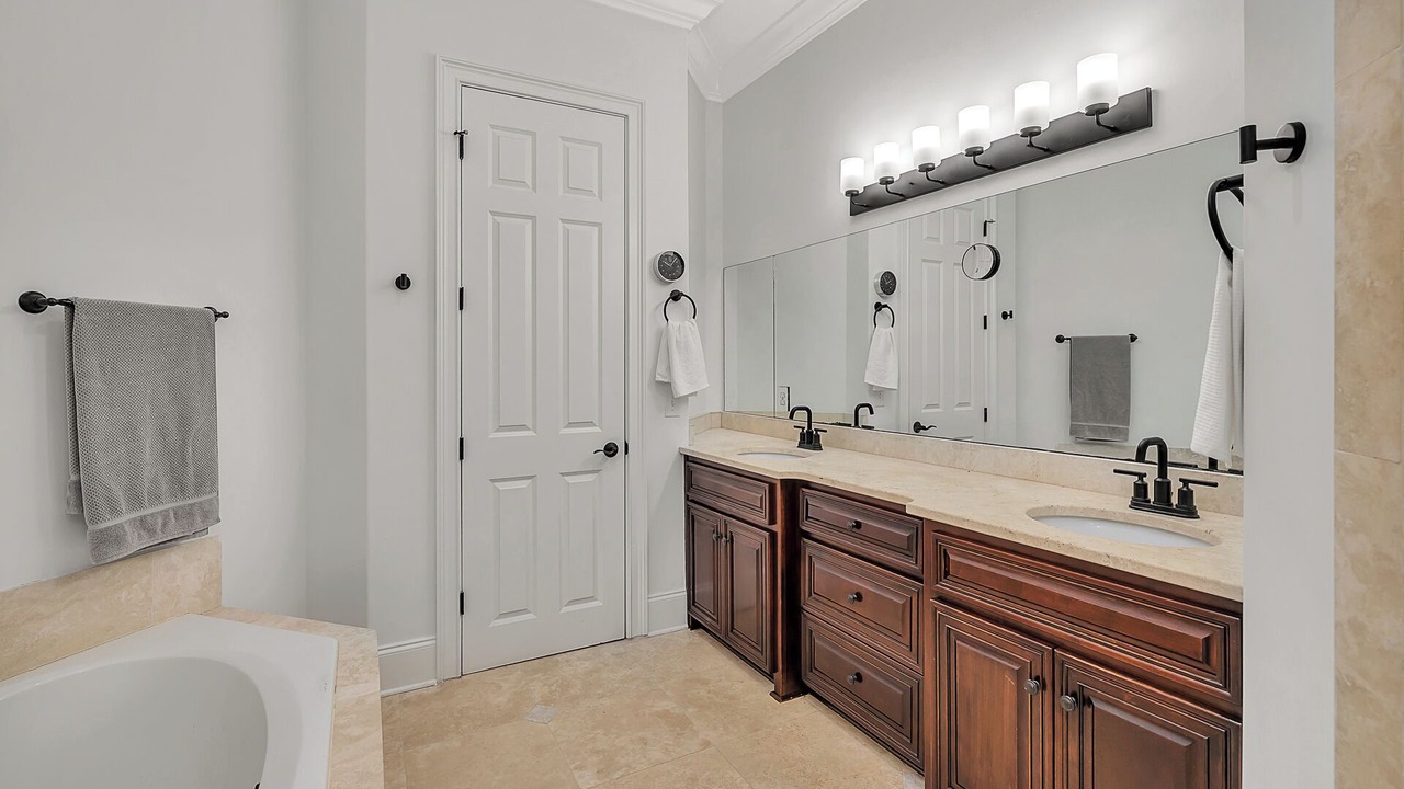 Photo of Bathroom in King City