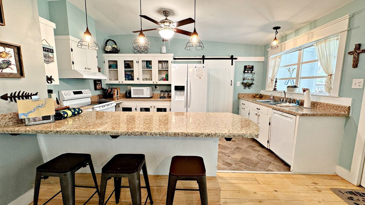 Photo of Kitchen in Oak