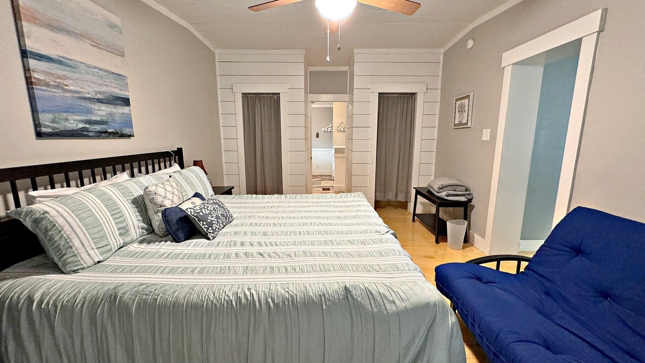 Photo of Bedroom in Oak