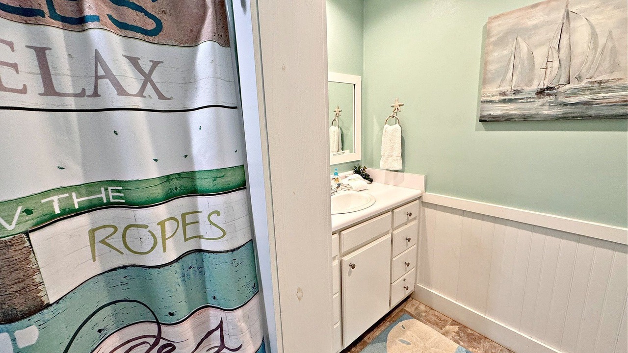 Photo of Bathroom in Oak