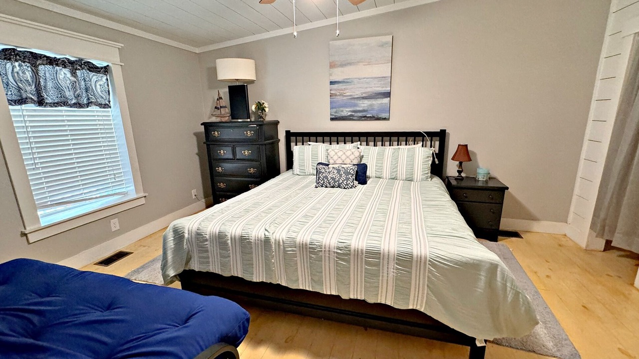 Photo of Bedroom in Oak