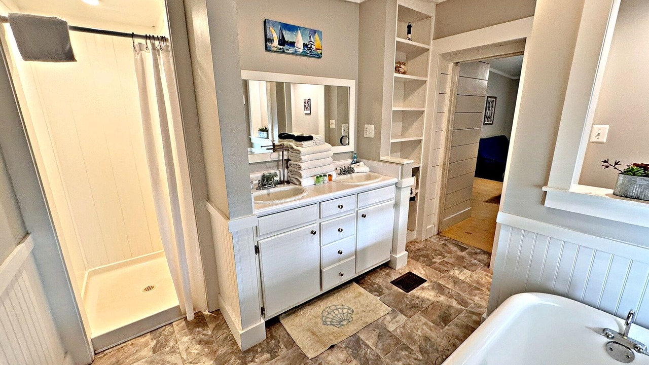 Photo of Bathroom in Oak