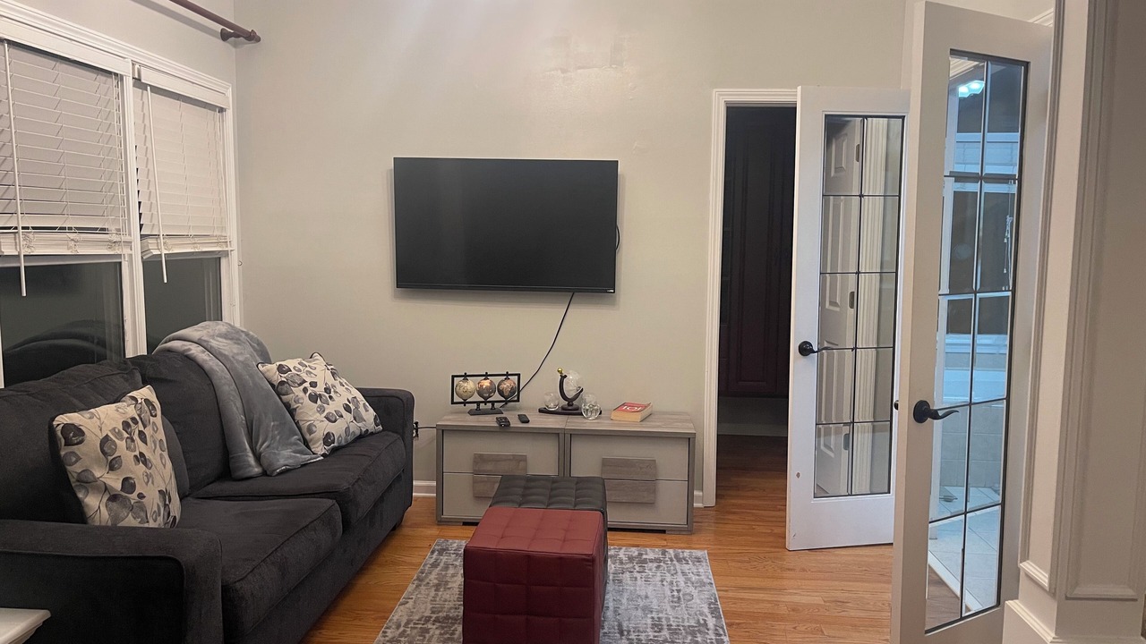 Photo of Livingroom in Canton
