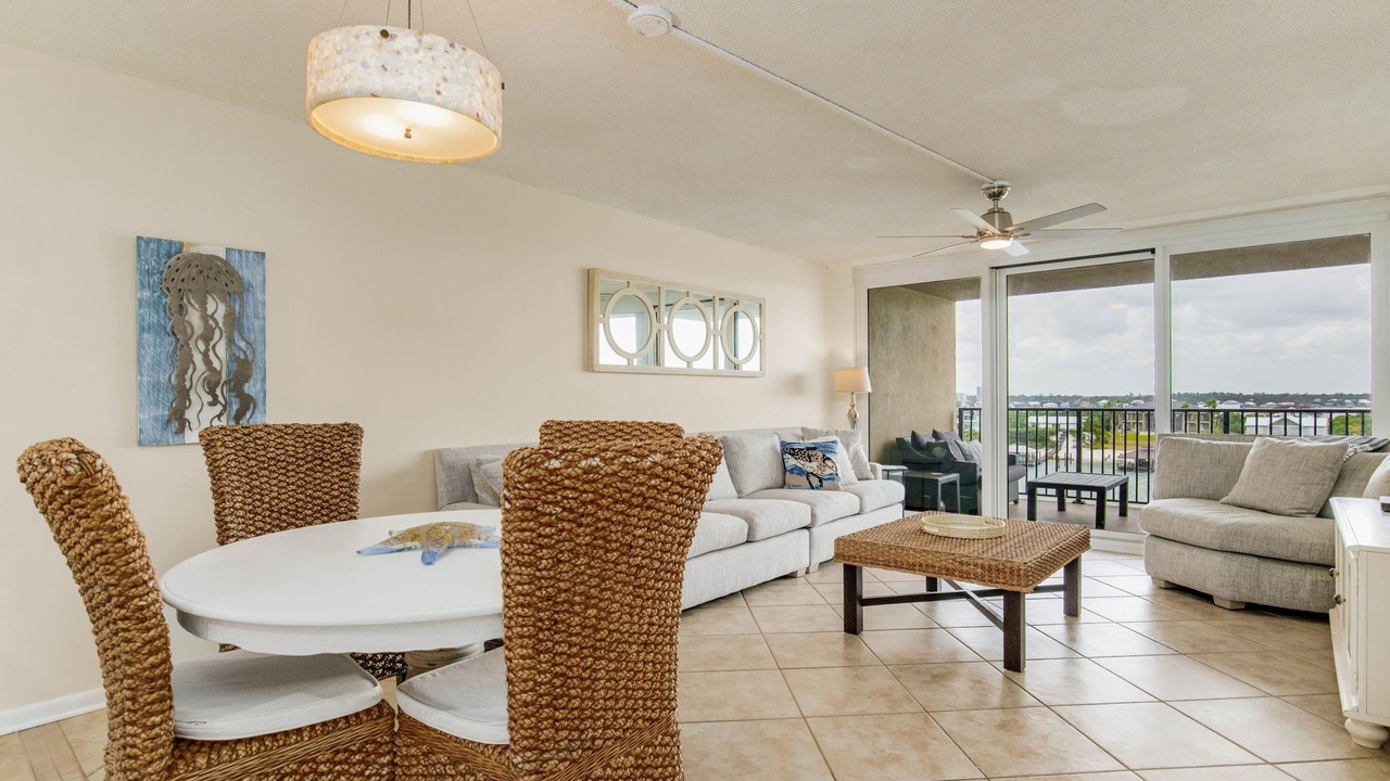 Photo of Livingroom in Orange Beach East