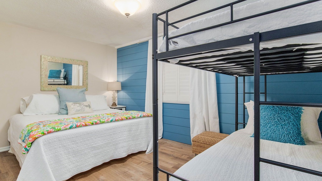 Photo of Bedroom in Orange Beach East
