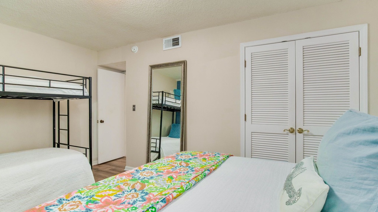 Photo of Bedroom in Orange Beach East