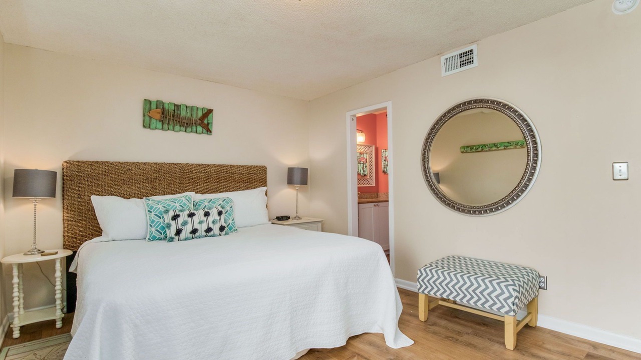 Photo of Bedroom in Orange Beach East