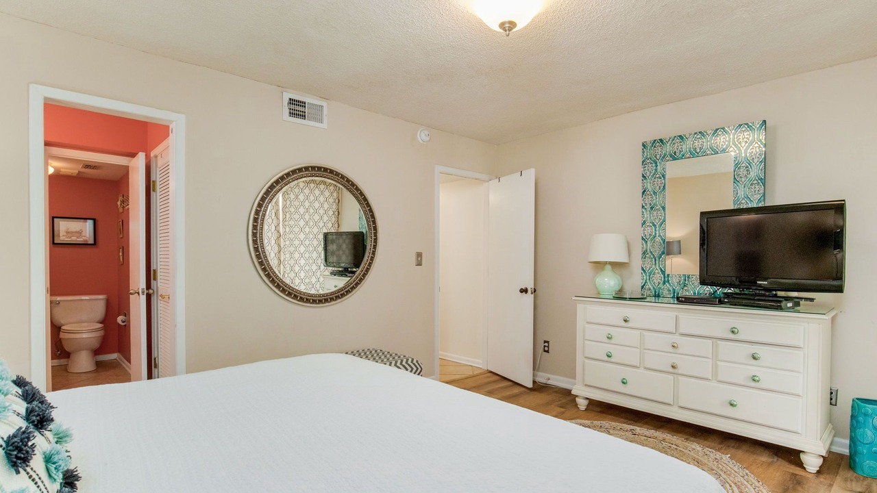 Photo of Bedroom in Orange Beach East