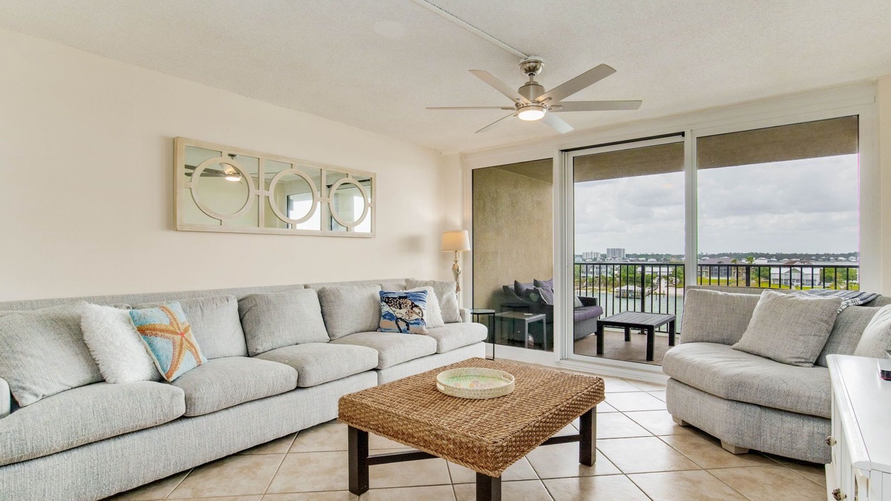 Photo of Livingroom in Orange Beach East