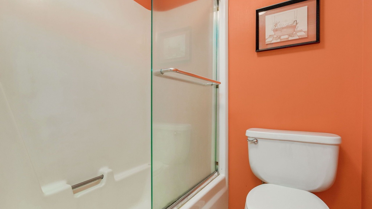 Photo of Bathroom in Orange Beach East