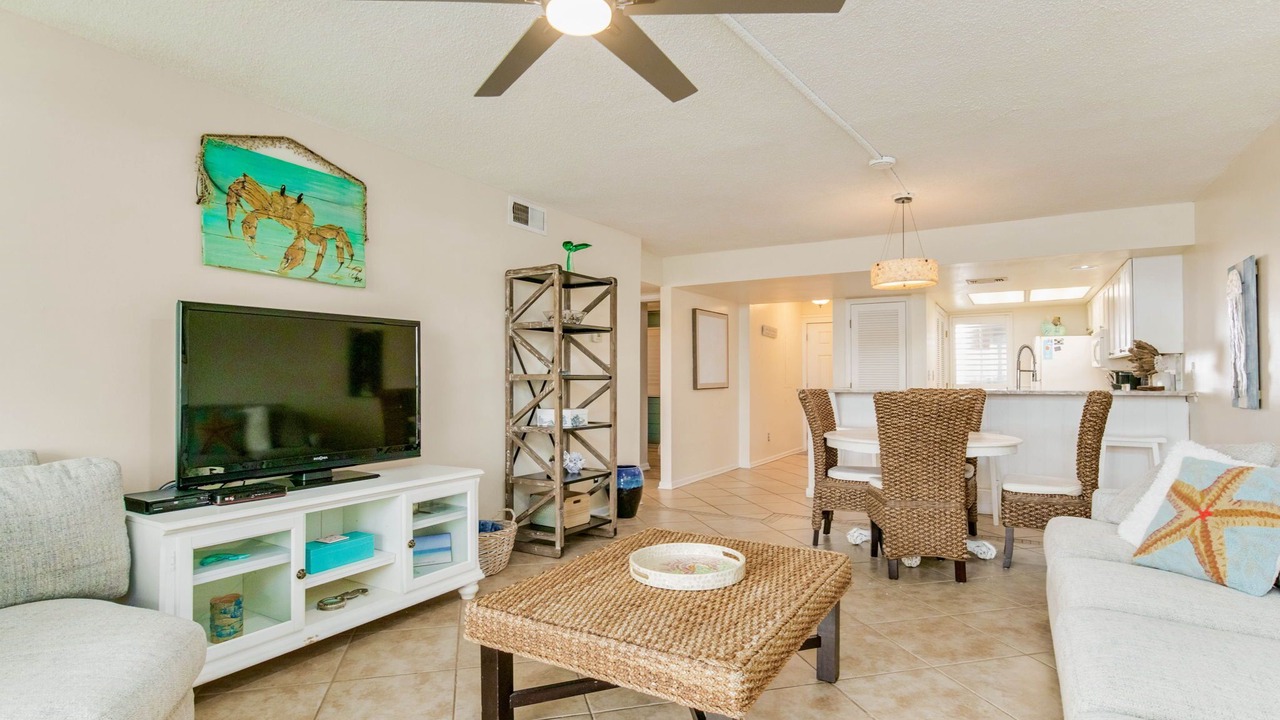 Photo of Livingroom in Orange Beach East