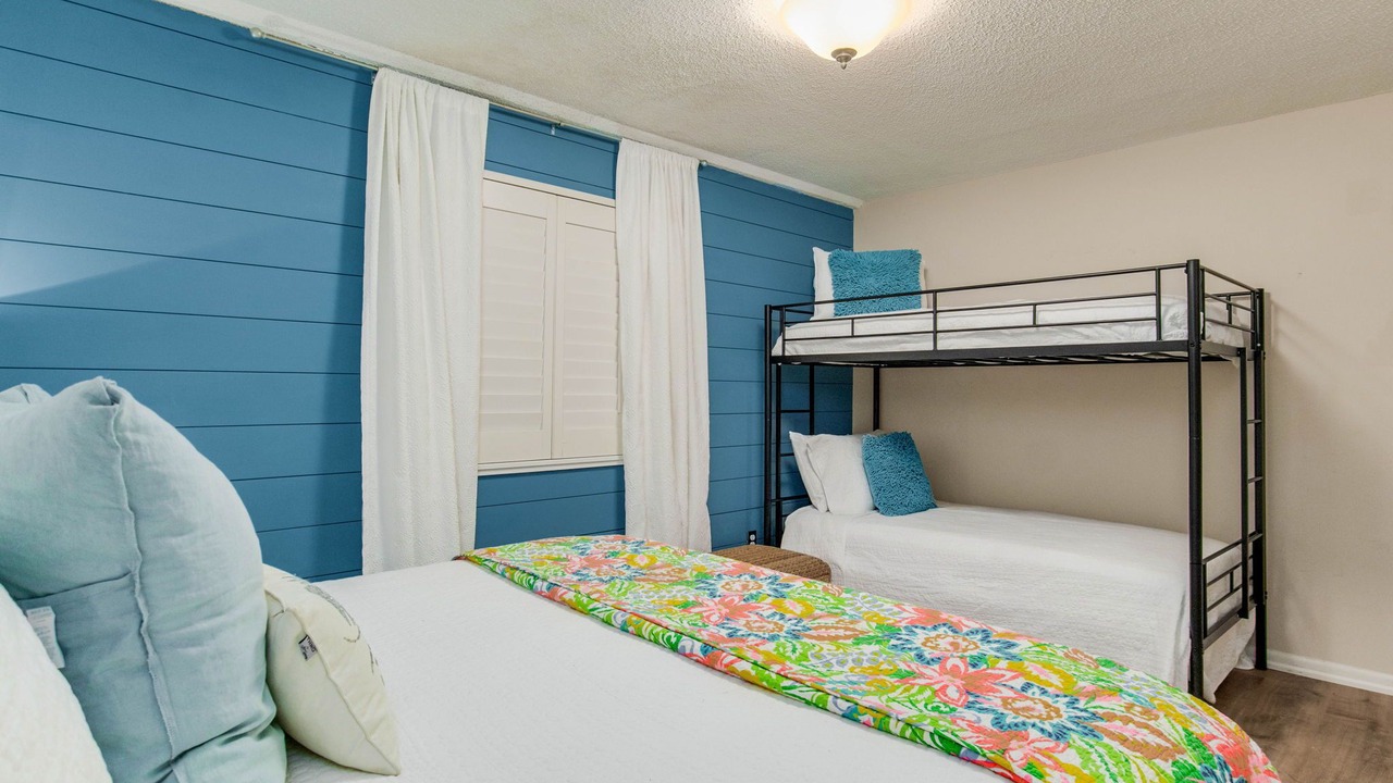 Photo of Bedroom in Orange Beach East