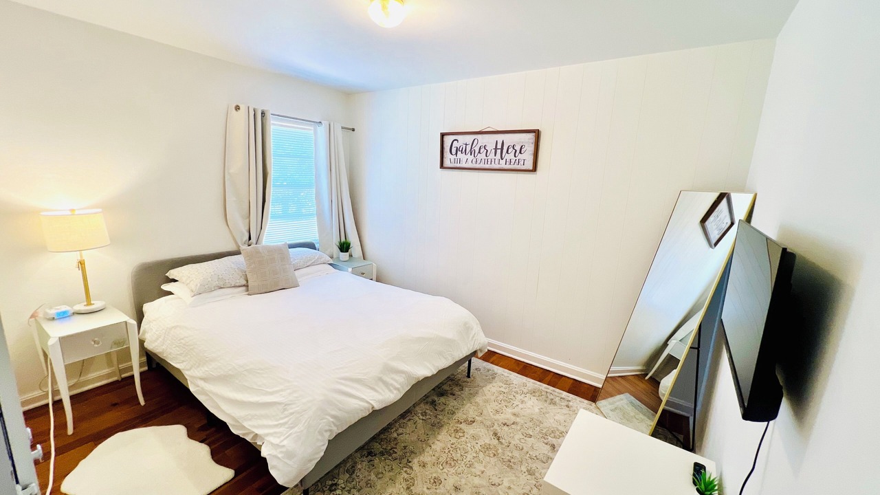 Photo of Bedroom in Longwood