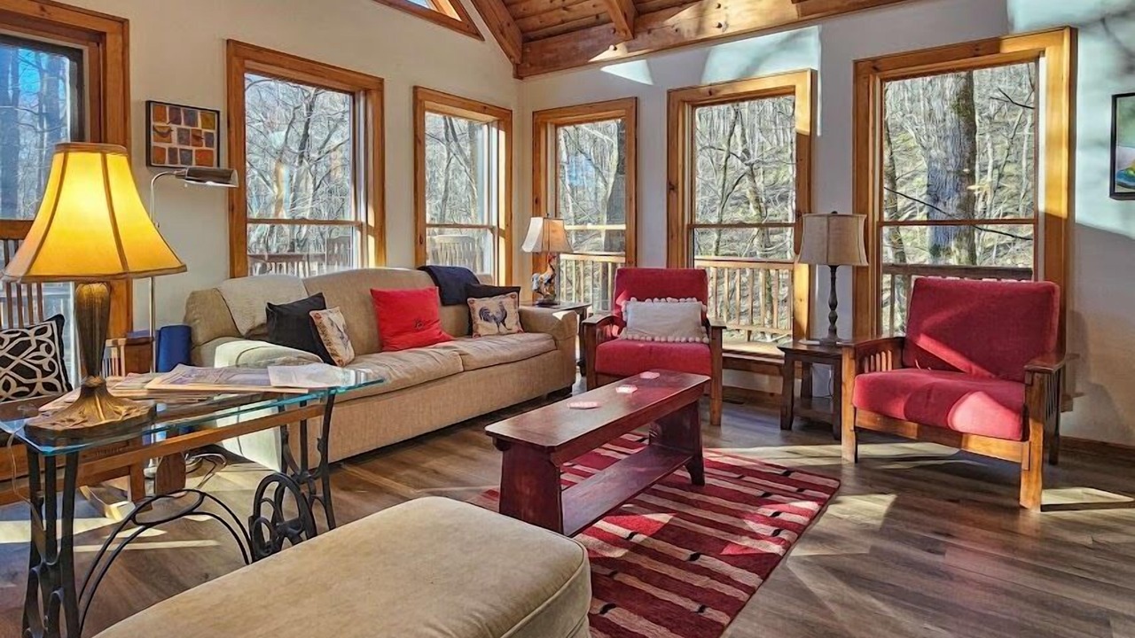 Photo of Livingroom in Waynesville