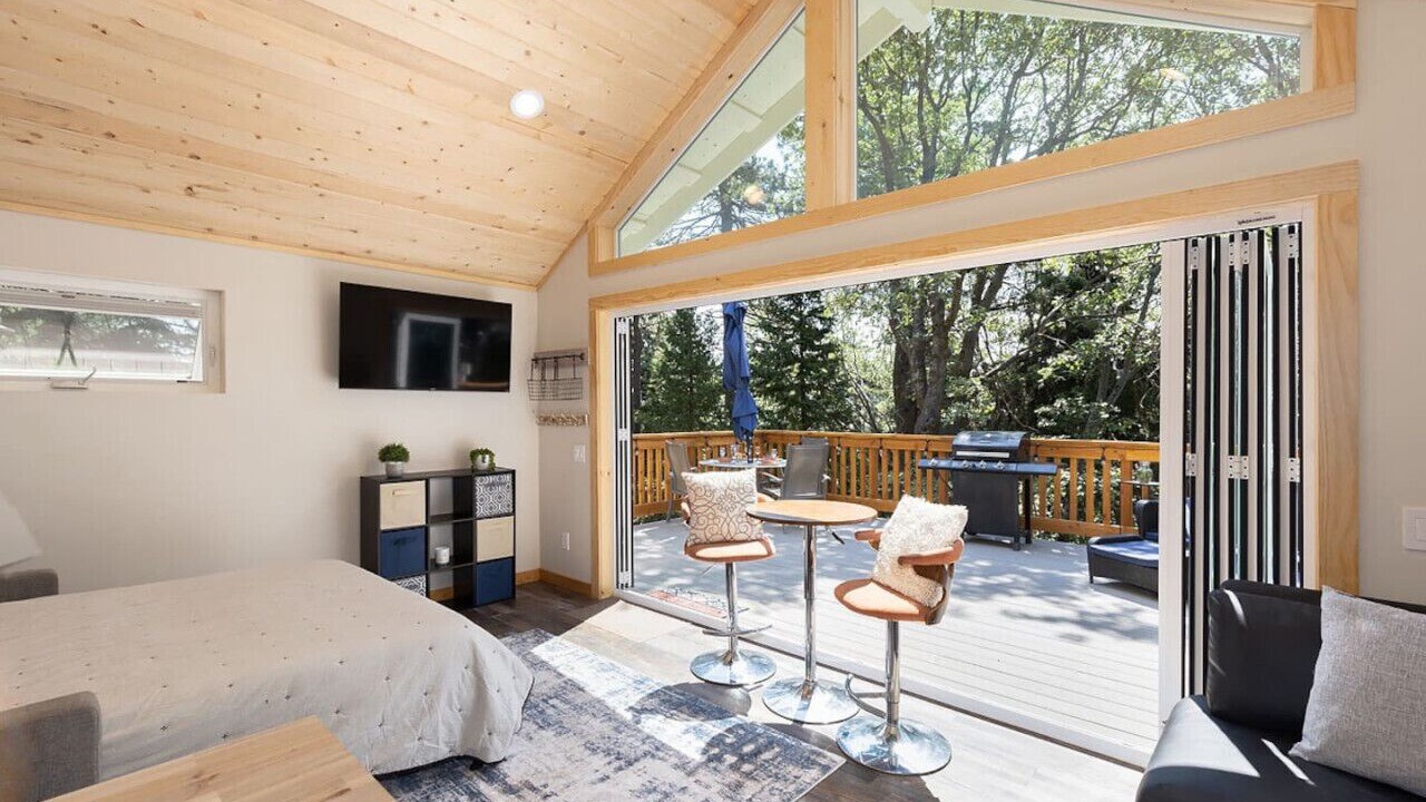 Photo of Livingroom in Arrowhead Villas